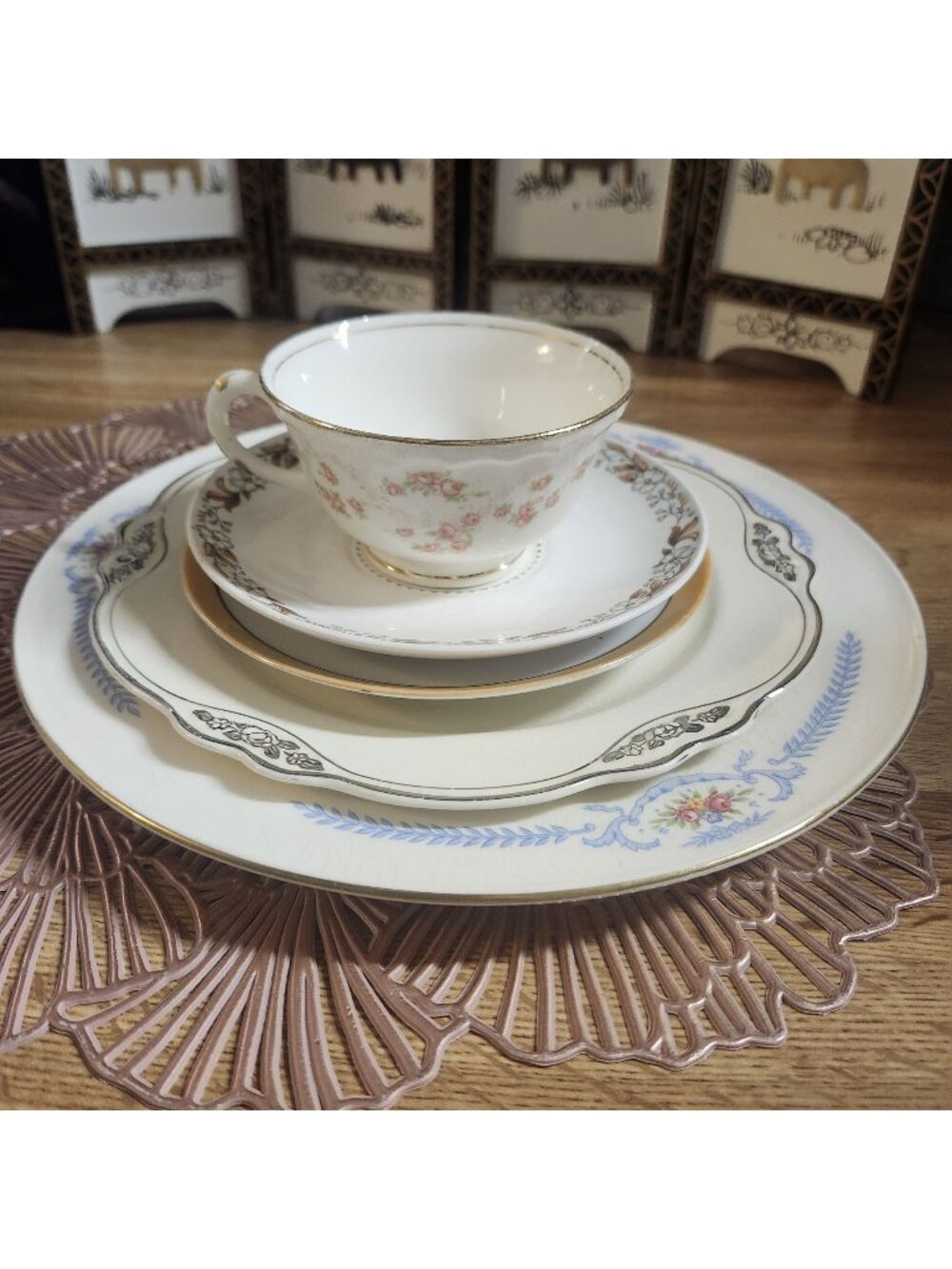 Mismatched 5 Piece Place Setting ~ Dinner, Salad, Dessert Plates, Tea Cup, Sauce